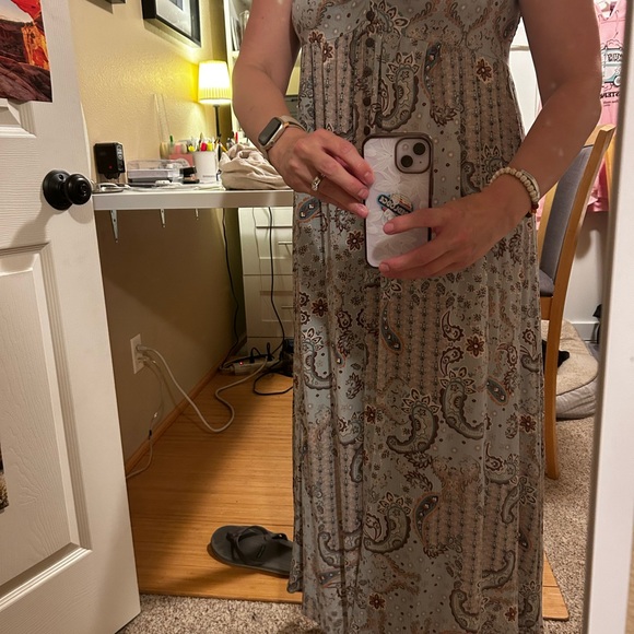 EUC The banyan tree dress - Picture 2 of 9